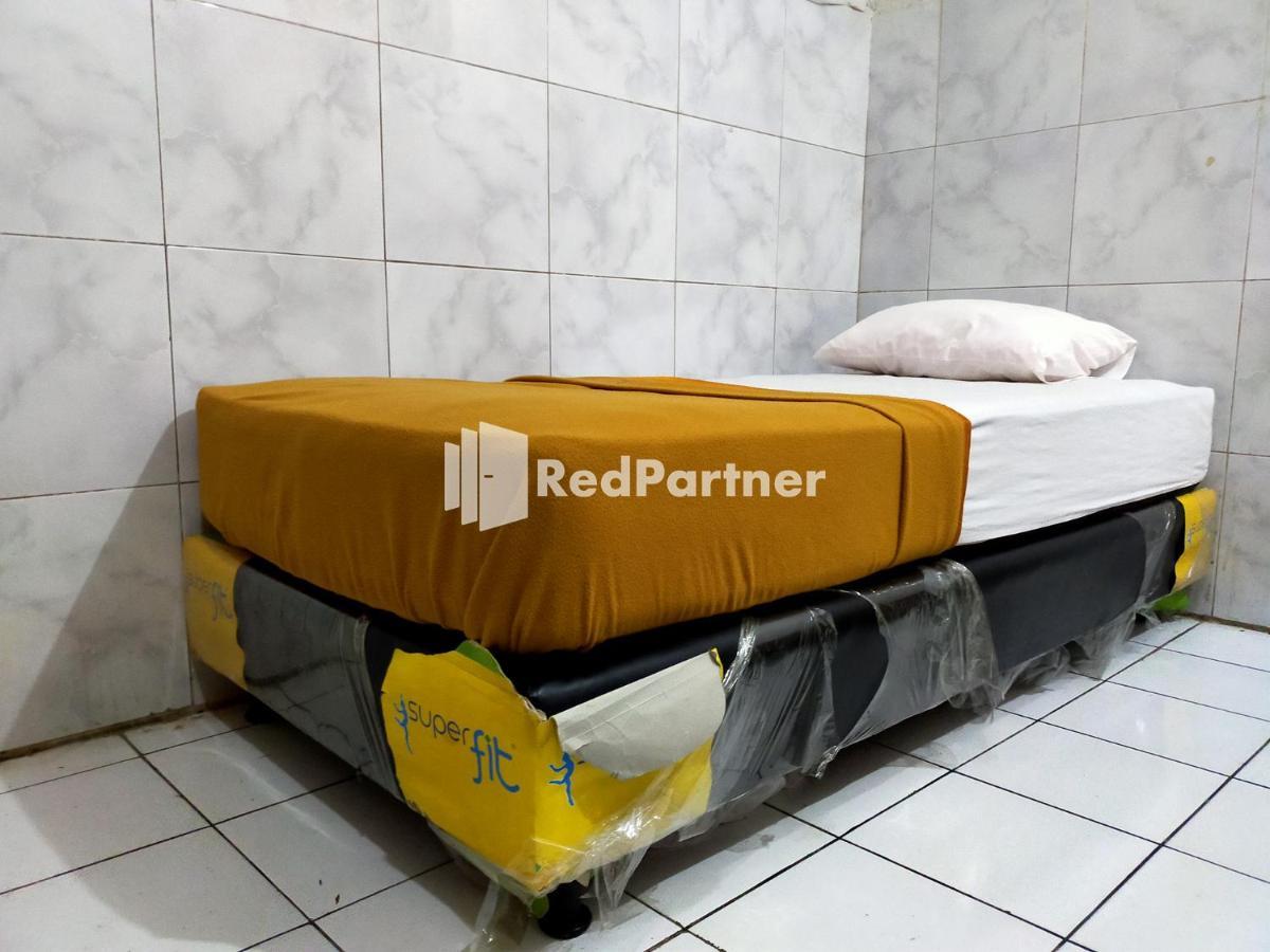 Hotel Ayu Lestari Ternate Redpartner Buitenkant foto