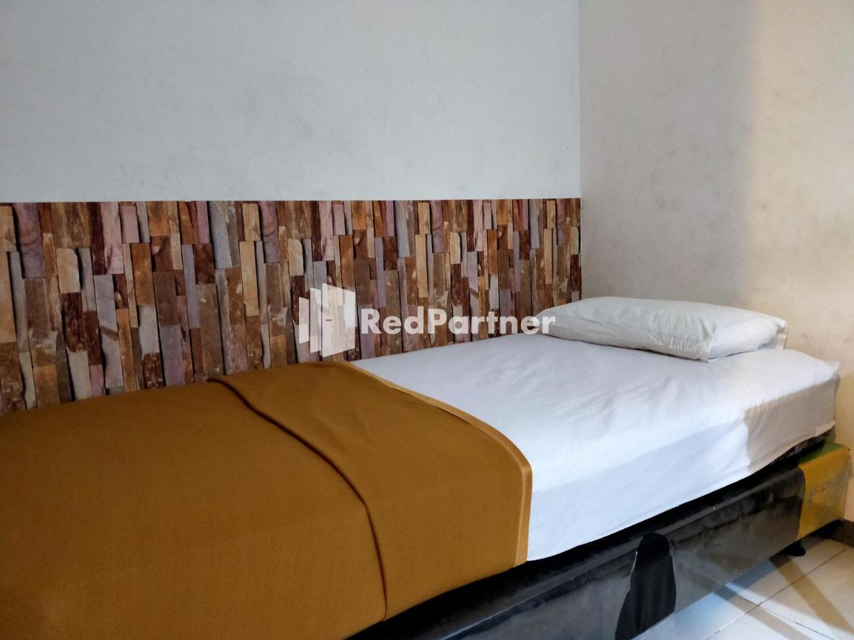 Hotel Ayu Lestari Ternate Redpartner Buitenkant foto