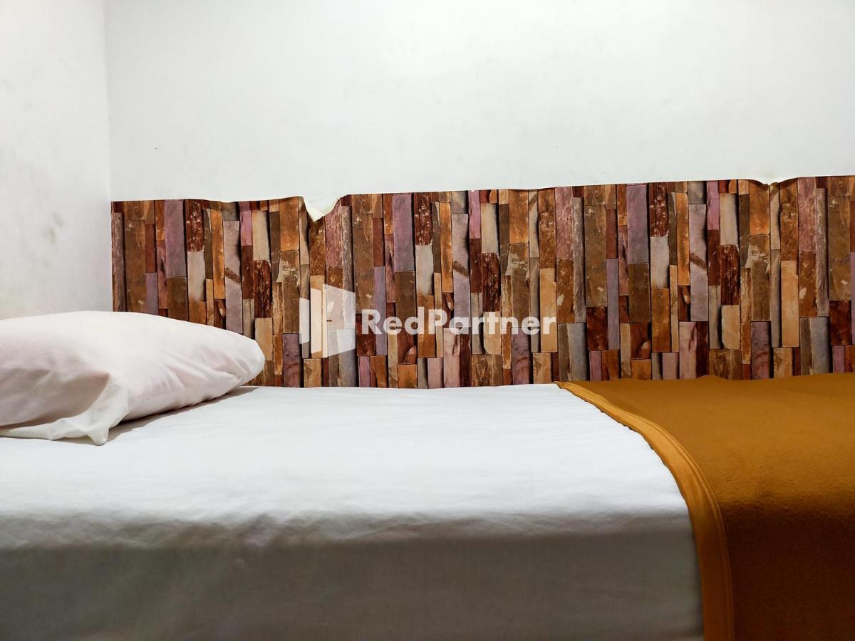 Hotel Ayu Lestari Ternate Redpartner Buitenkant foto