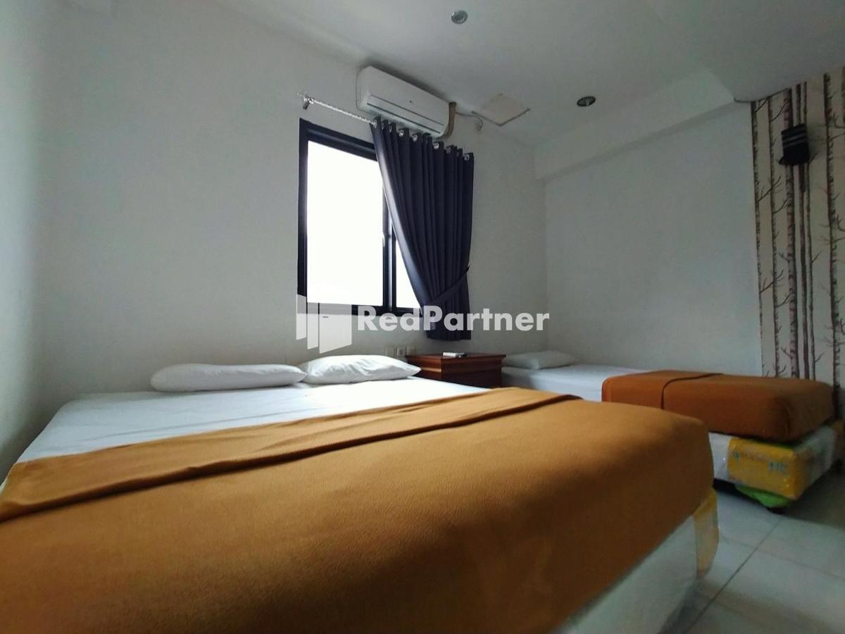 Hotel Ayu Lestari Ternate Redpartner Buitenkant foto