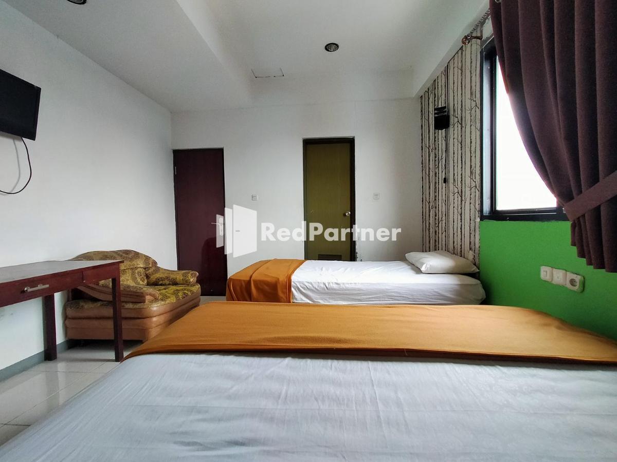 Hotel Ayu Lestari Ternate Redpartner Buitenkant foto