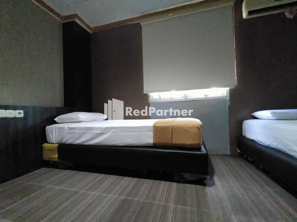 Hotel Ayu Lestari Ternate Redpartner Buitenkant foto